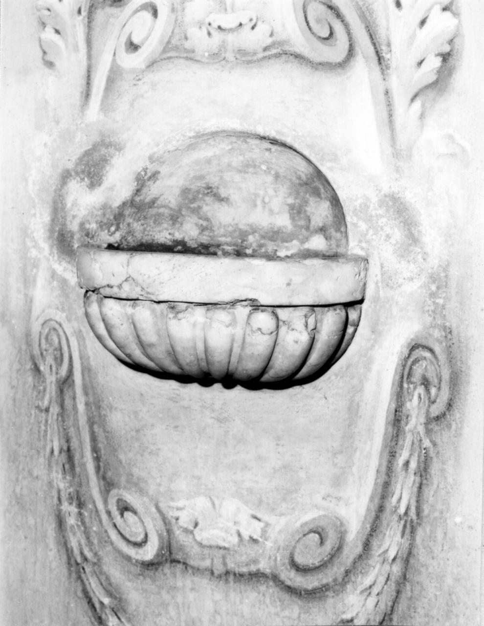 acquasantiera da parete, serie - bottega modenese (metà sec. XVIII)