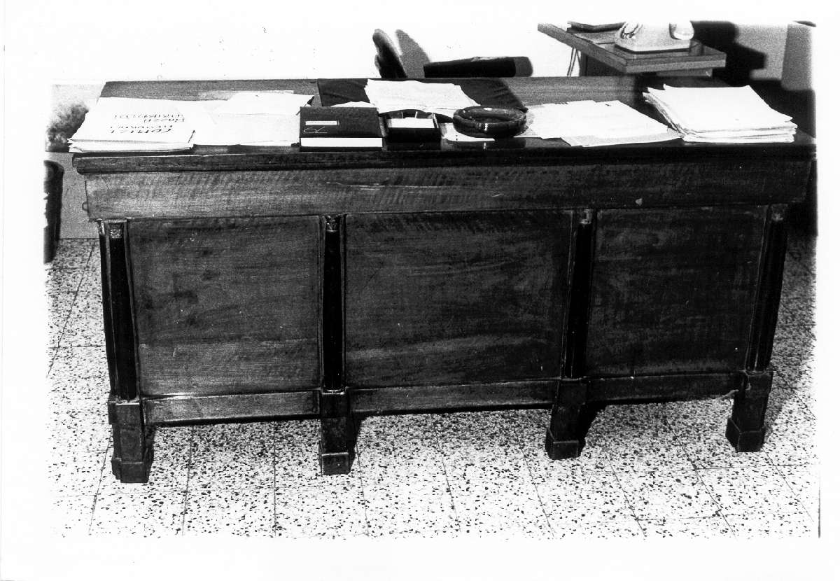 scrivania - manifattura emiliana (sec. XIX)