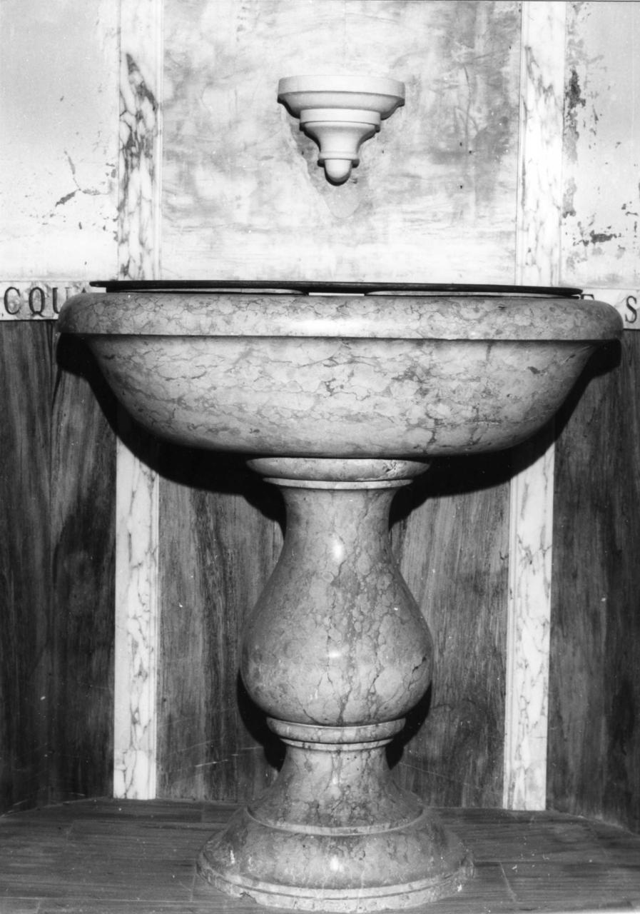 fonte battesimale - bottega veronese (inizio sec. XVIII)