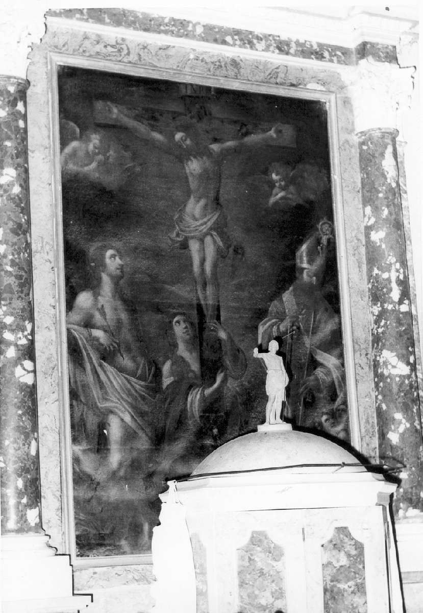 Cristo crocifisso, San Nicola da Bari, San Sebastiano, Maria Maddalena (dipinto) di Bassoli Antonio (attribuito) (sec. XVIII)