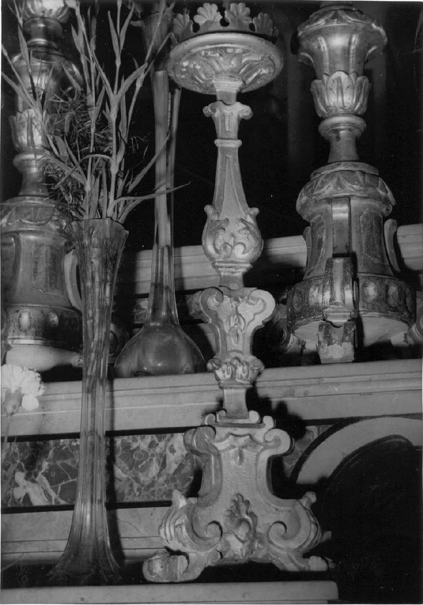 candeliere d'altare, serie - manifattura modenese (metà sec. XVIII)