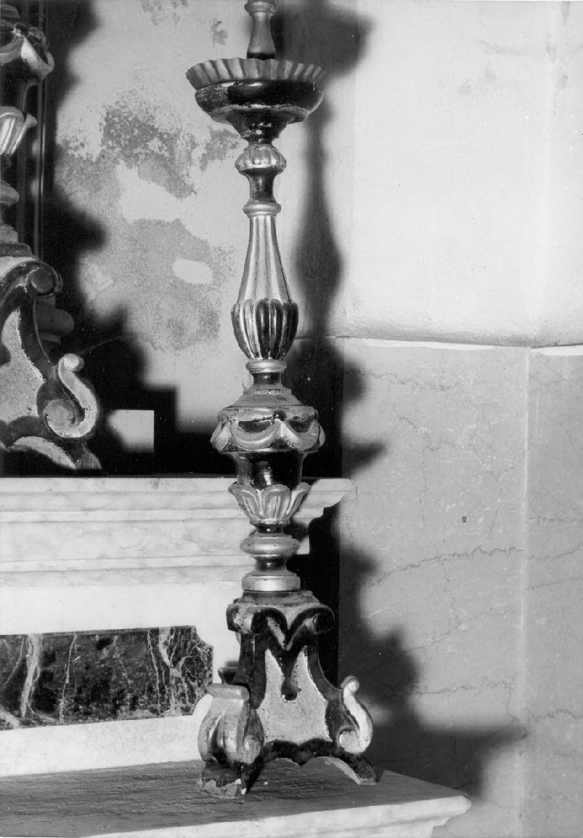 candeliere d'altare, serie - manifattura modenese (metà sec. XVIII)