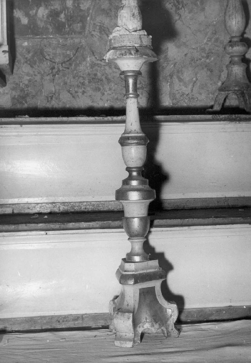 candeliere d'altare, serie - manifattura modenese (metà sec. XVIII)