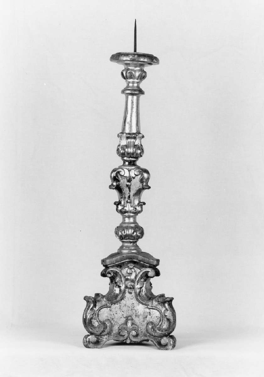 candeliere d'altare, serie - manifattura emiliana (terzo quarto sec. XVIII)