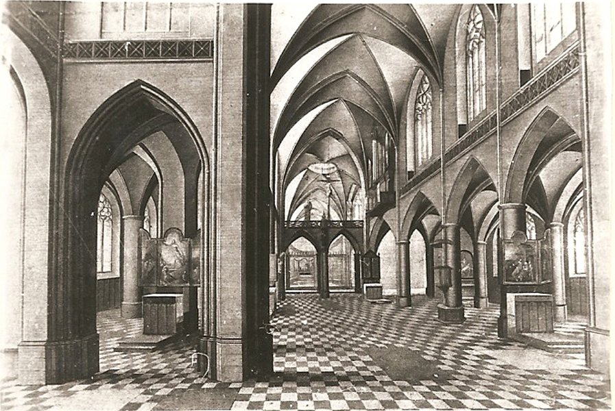 interno di chiesa gotica (dipinto, serie) - ambito Europa centro-settentrionale (sec. XVII)