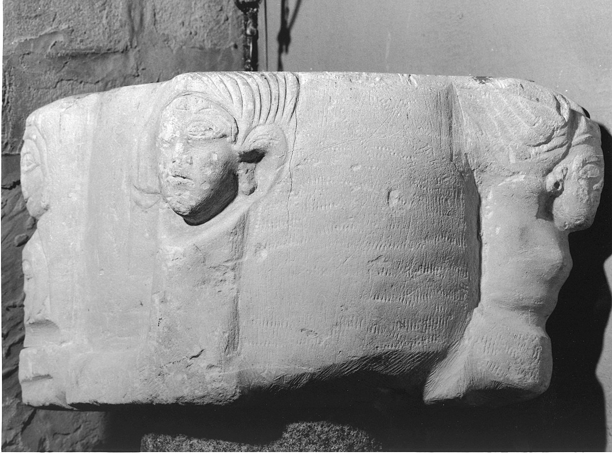 acquasantiera - ambito parmense (sec. XII)