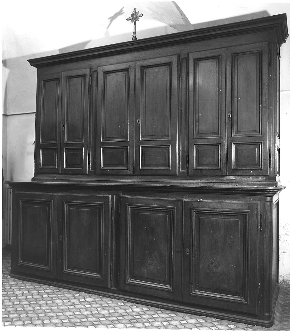 armadio da sacrestia - ambito parmense (ultimo quarto sec. XVIII)