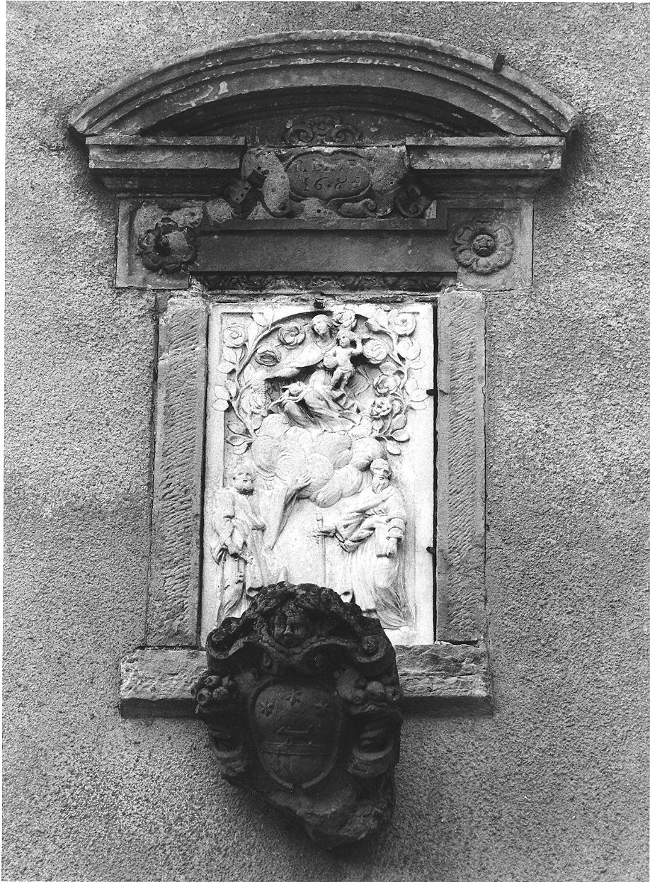 Madonna del Rosario e santi (formella) - ambito carrarese (sec. XVII)