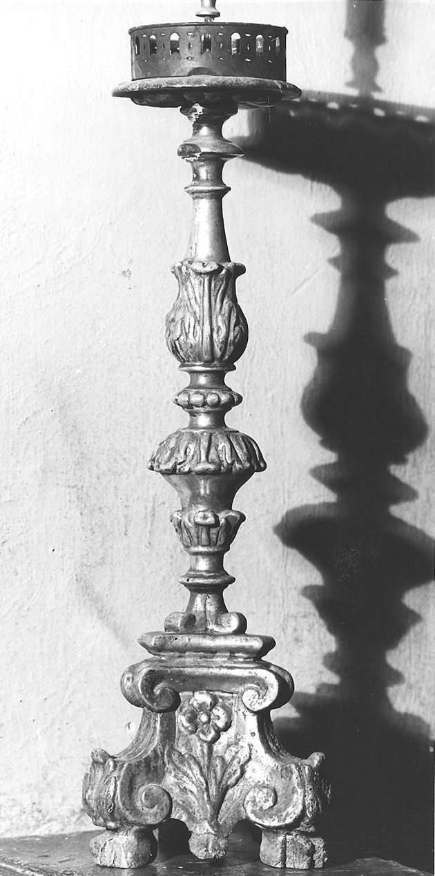 candeliere d'altare, coppia - ambito parmense (metà sec. XVIII)