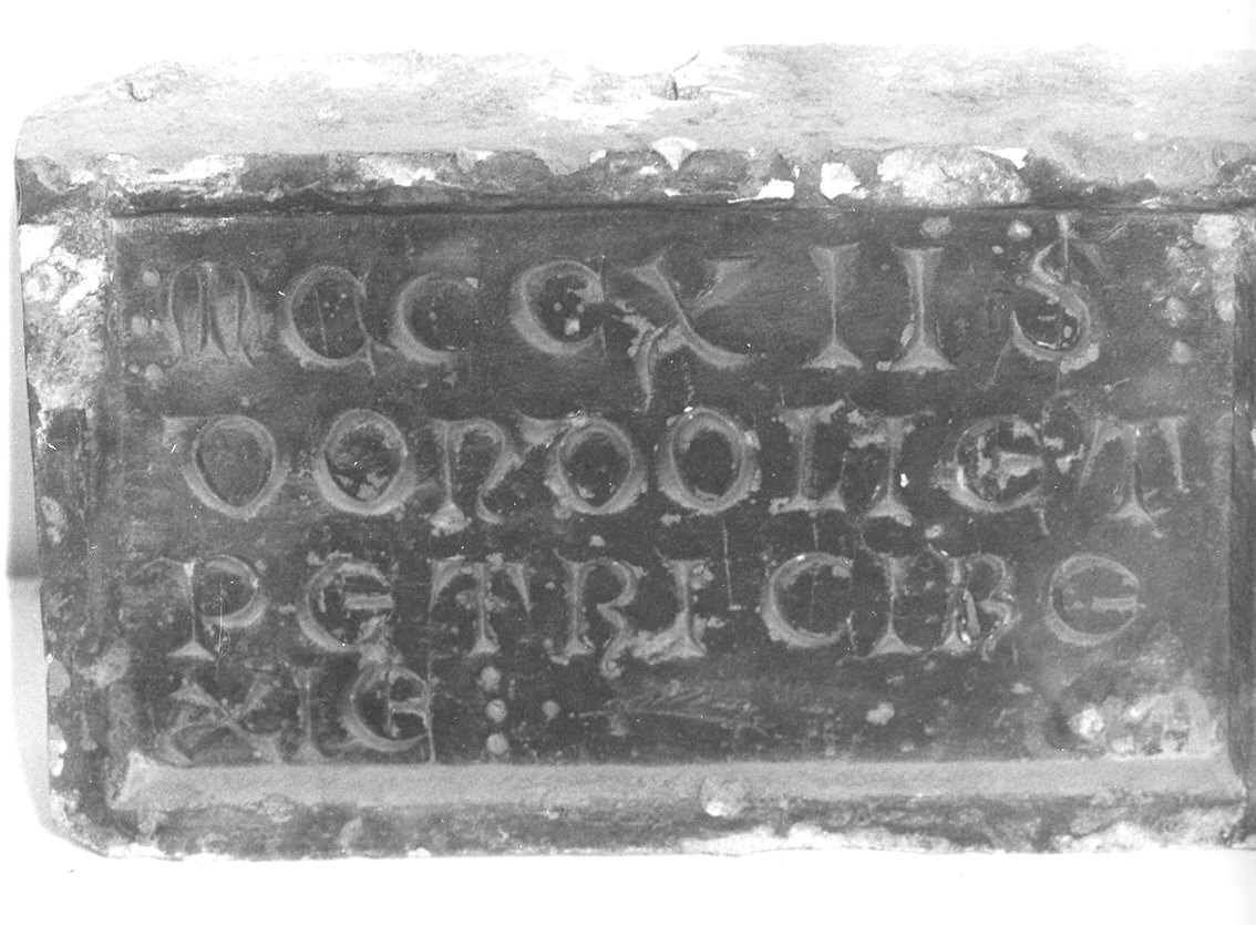 lapide tombale - ambito piacentino (sec. XIV)