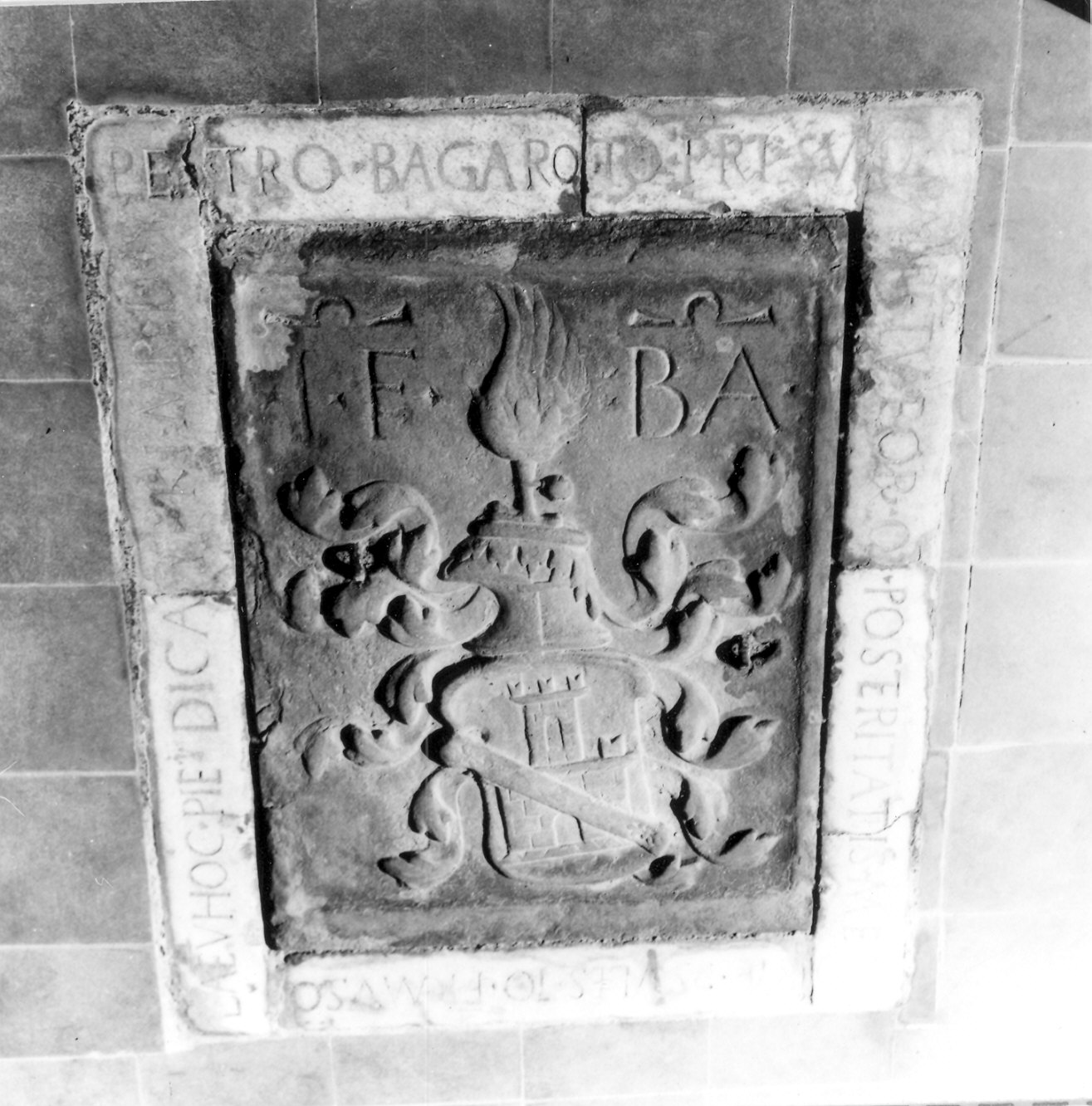 lapide tombale - ambito piacentino (sec. XVI)