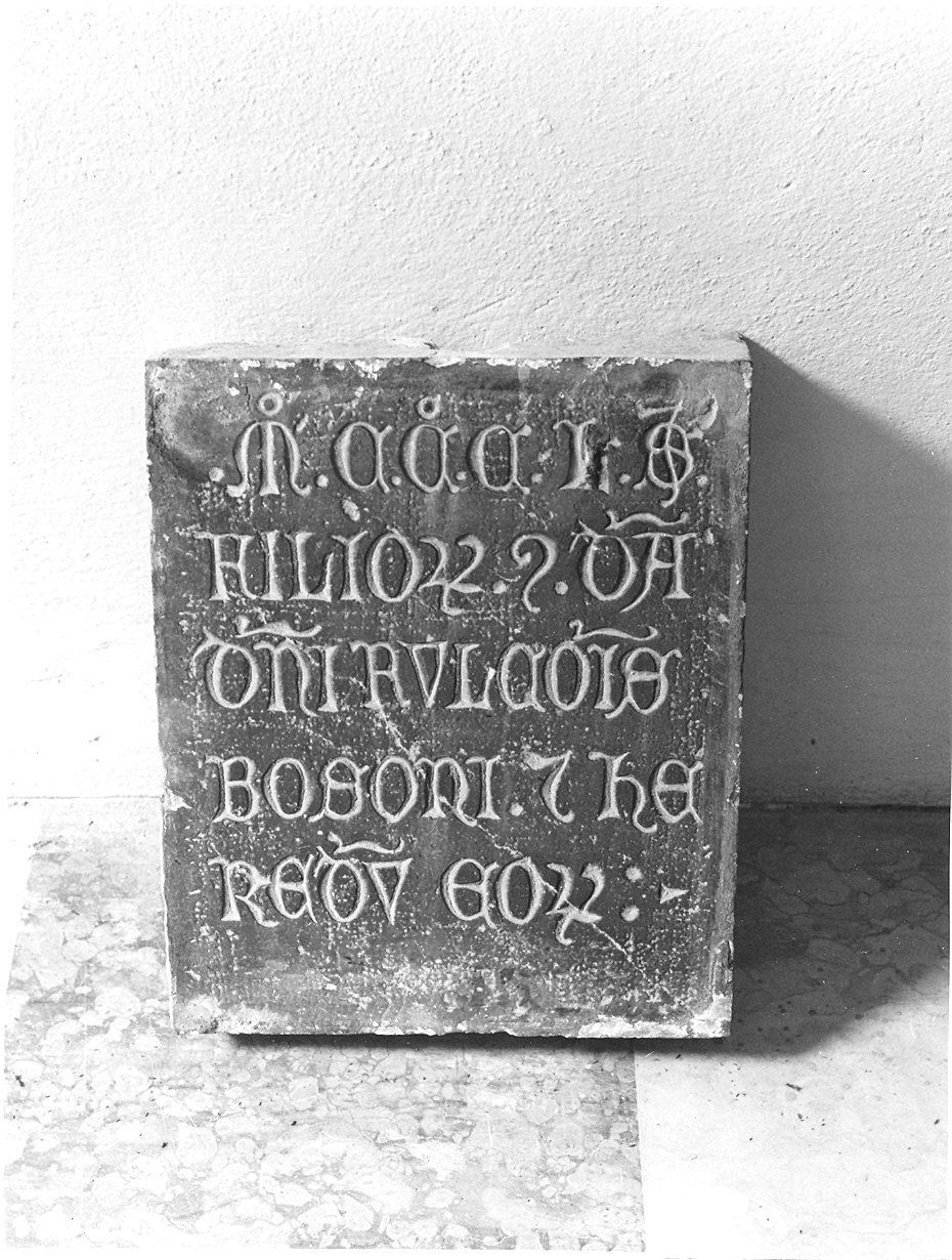 lapide tombale - ambito piacentino (sec. XIV)