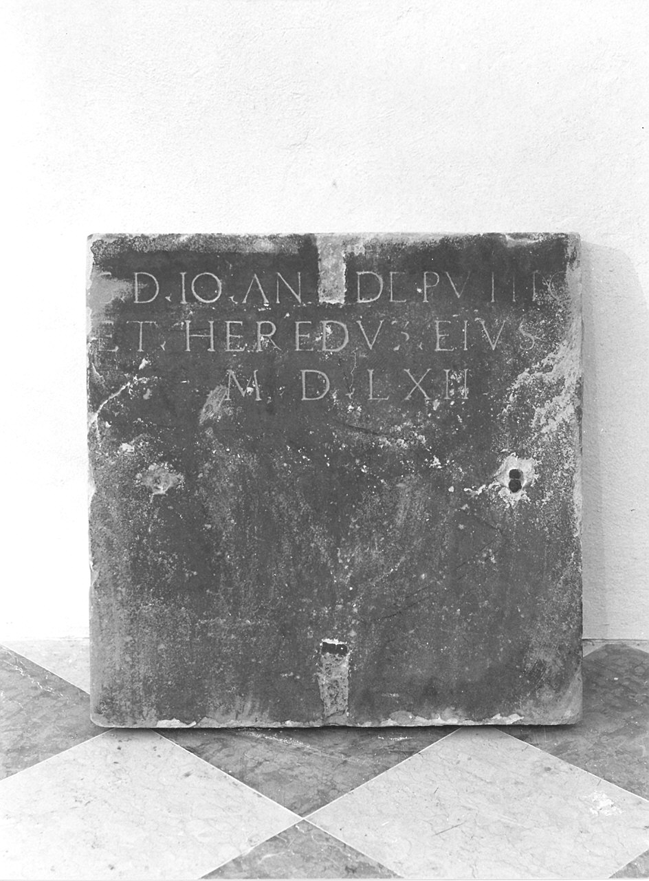 lapide tombale - ambito piacentino (sec. XVI)