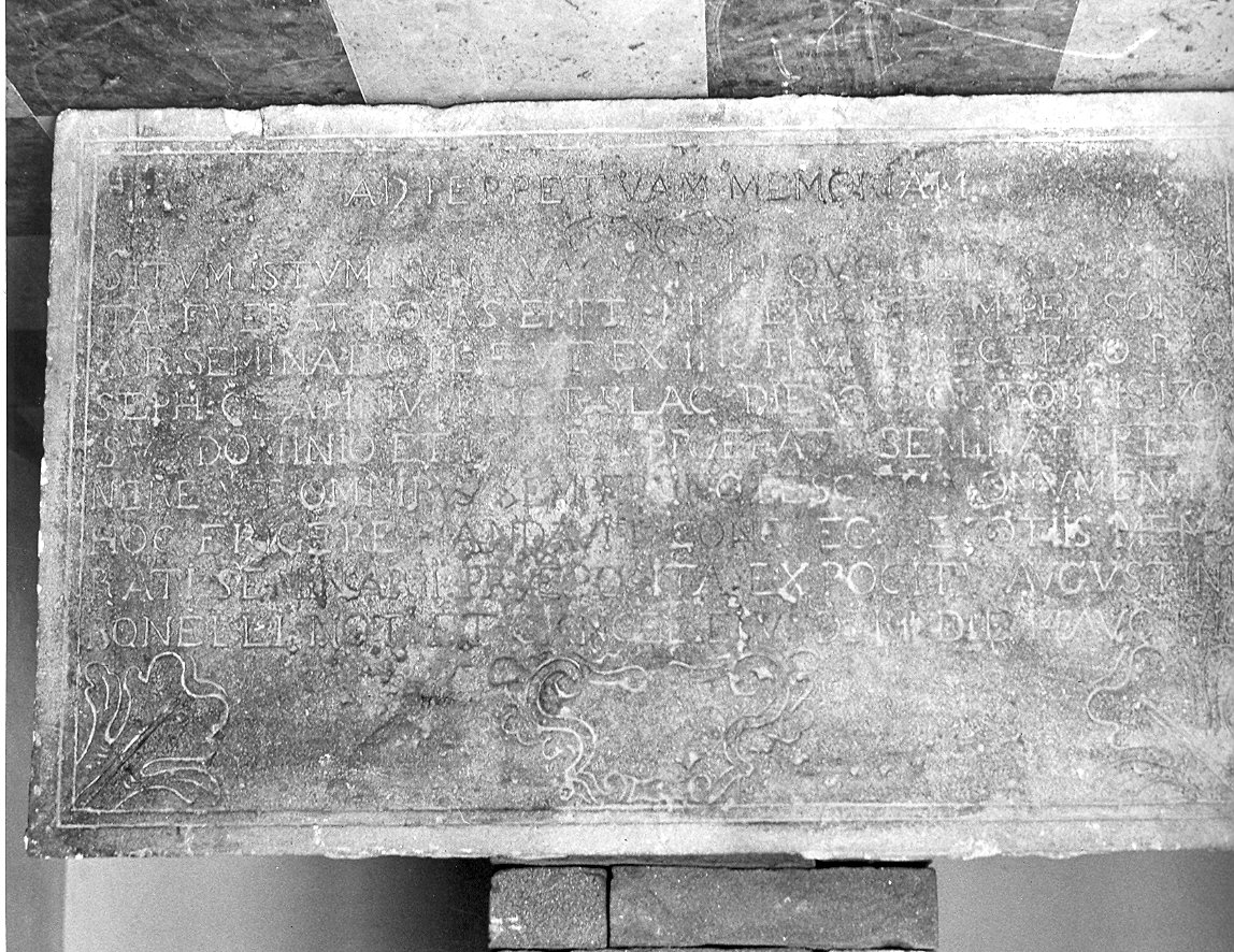 lapide commemorativa - ambito piacentino (sec. XVIII)