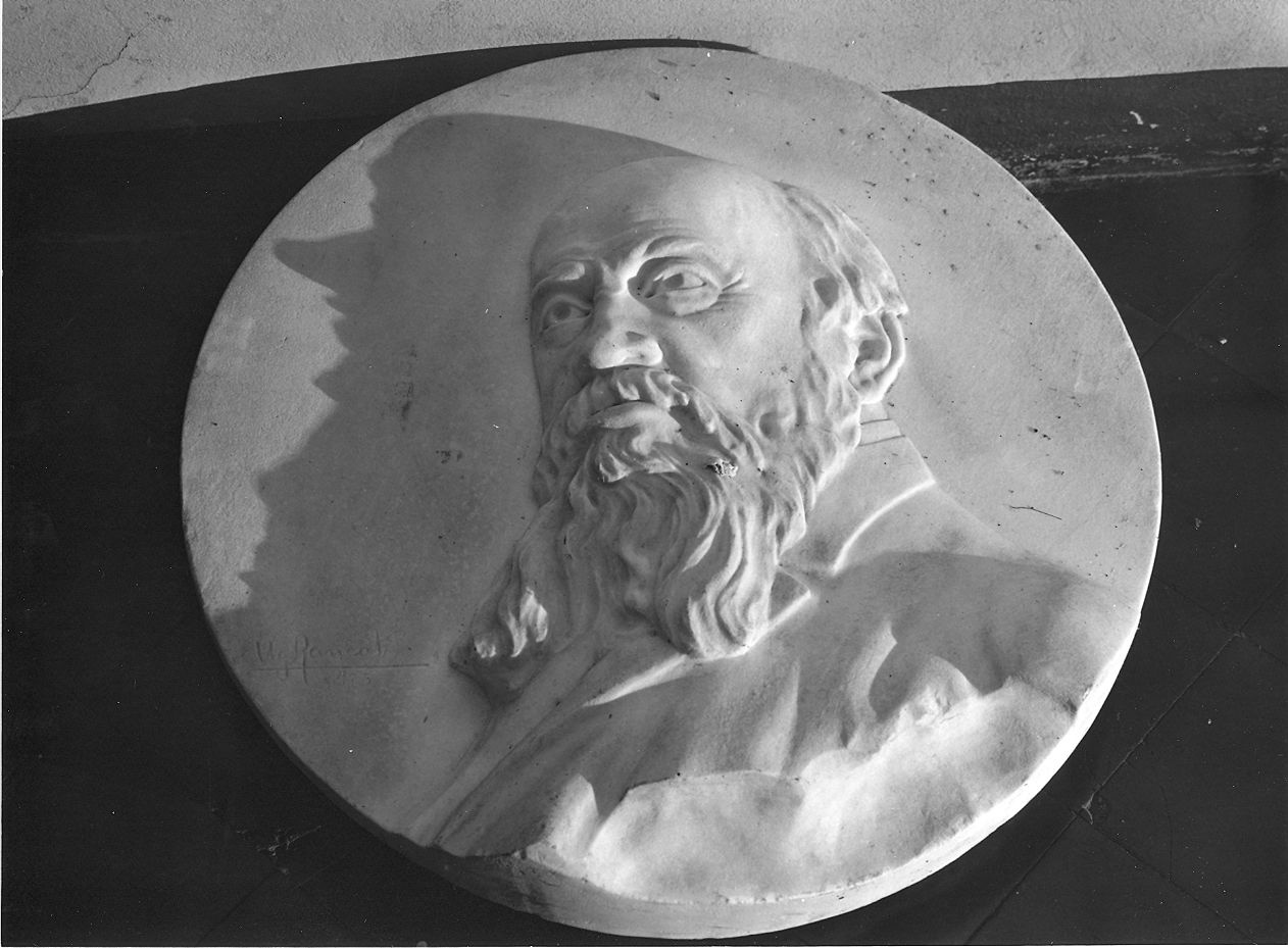 ritratto d'uomo (rilievo) di Rancati Ugo (sec. XX)