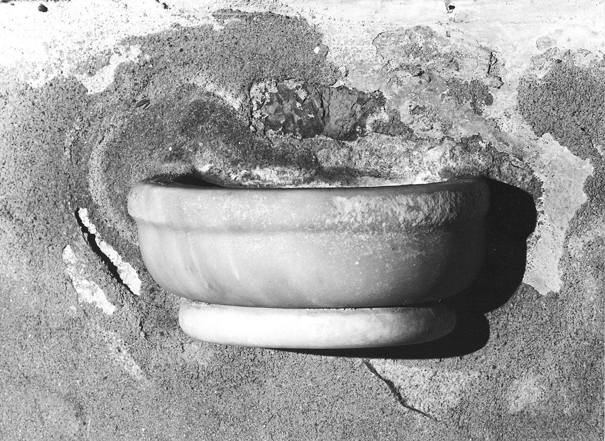 acquasantiera da parete - ambito piacentino (sec. XVIII)