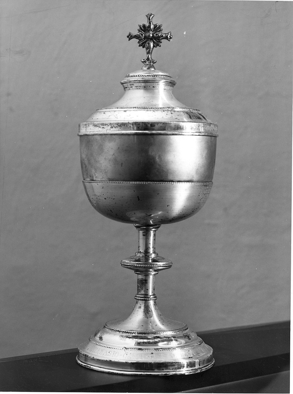 pisside - ambito piacentino (primo quarto sec. XX)