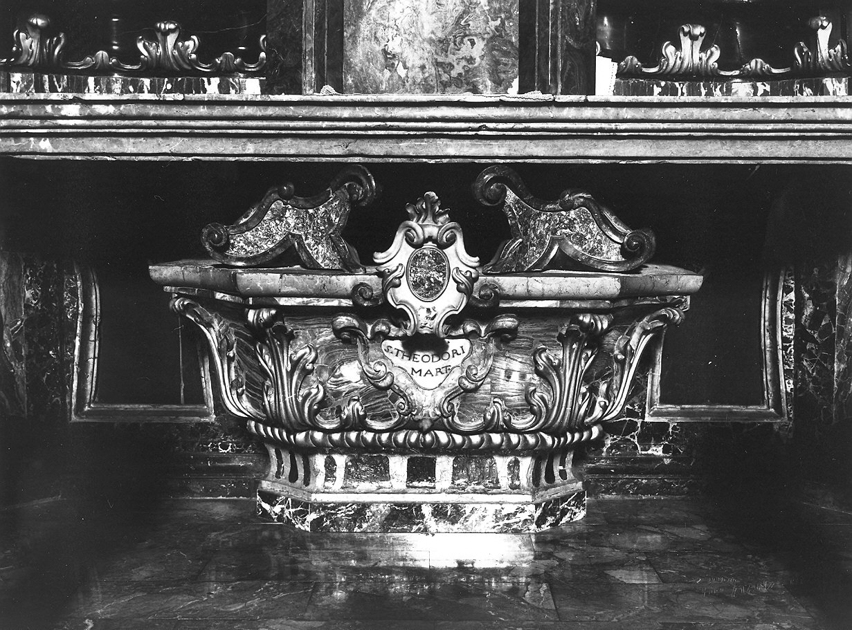 urna di Conca Francesco Antonio (sec. XVIII)