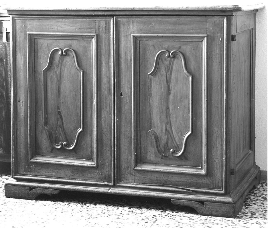 credenzina - ambito piacentino (sec. XVIII)