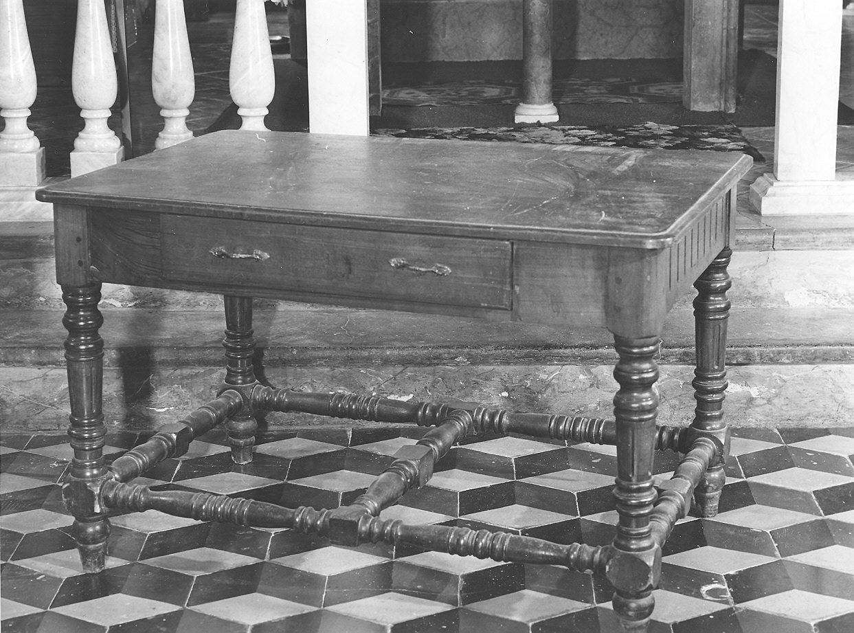 tavolo - ambito piacentino (inizio sec. XX)