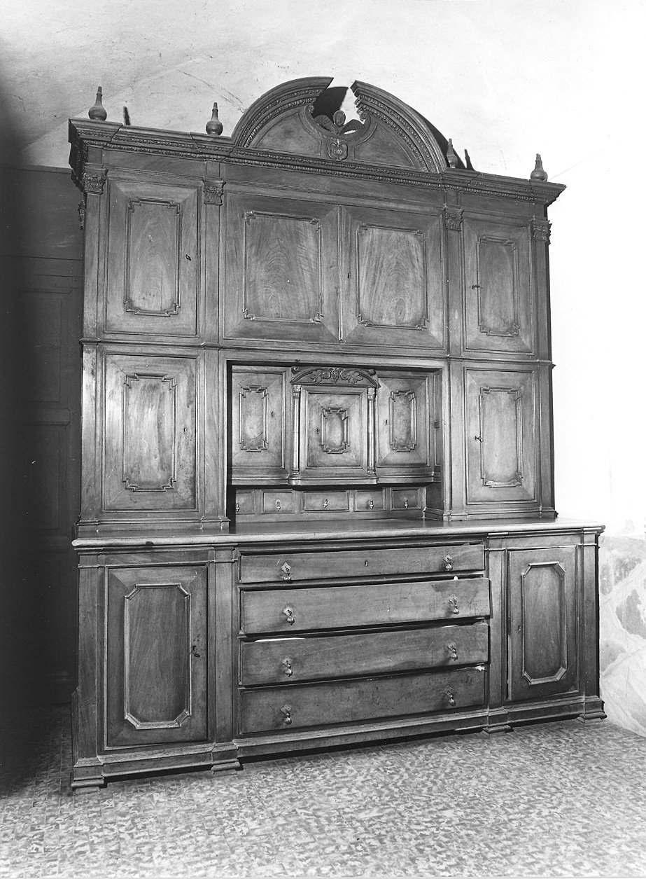 mobile da sacrestia - ambito piacentino (sec. XX)