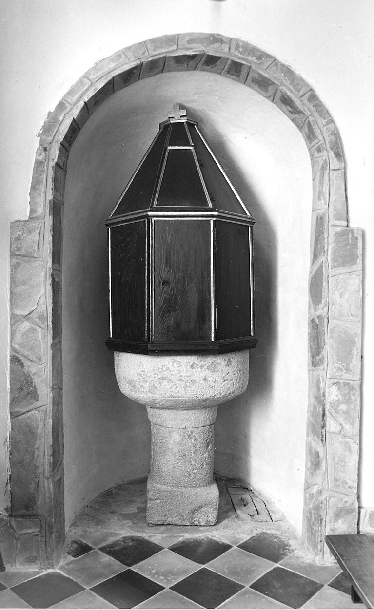 fonte battesimale - a fusto - ambito piacentino (prima metà sec. XX)