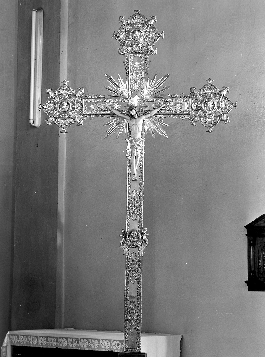 croce processionale - produzione Italia settentrionale (prima metà sec. XX)