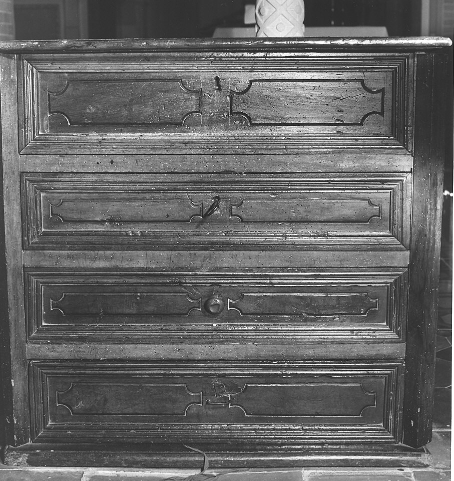 cassettone - ambito piacentino (sec. XVIII)