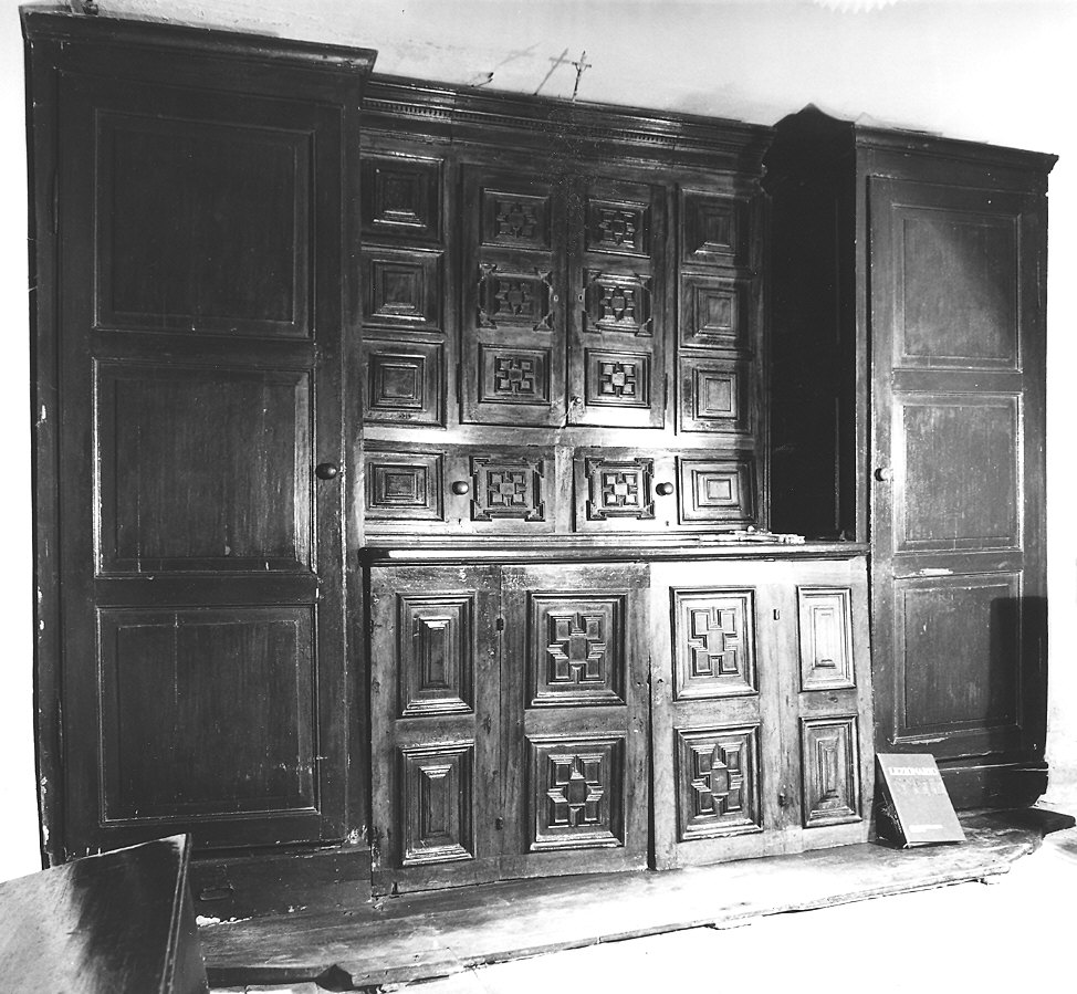 mobile da sacrestia - ambito piacentino (seconda metà, inizio sec. XVII, sec. XX)