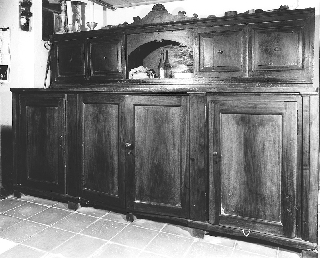 credenza da sacrestia con alzata - ambito piacentino (inizio sec. XX)