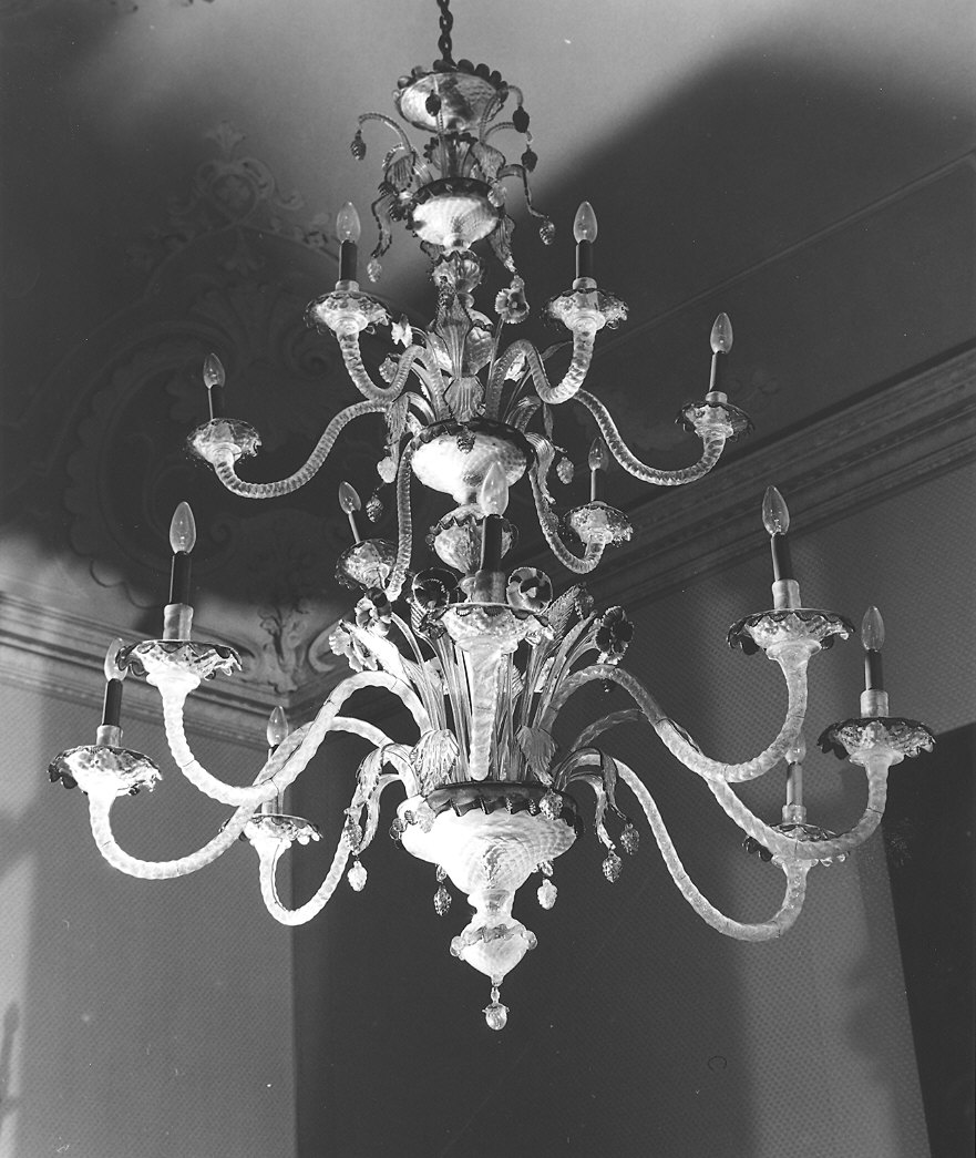 lampadario - a bracci, serie - ambito veneto (fine/inizio secc. XVIII/ XIX)