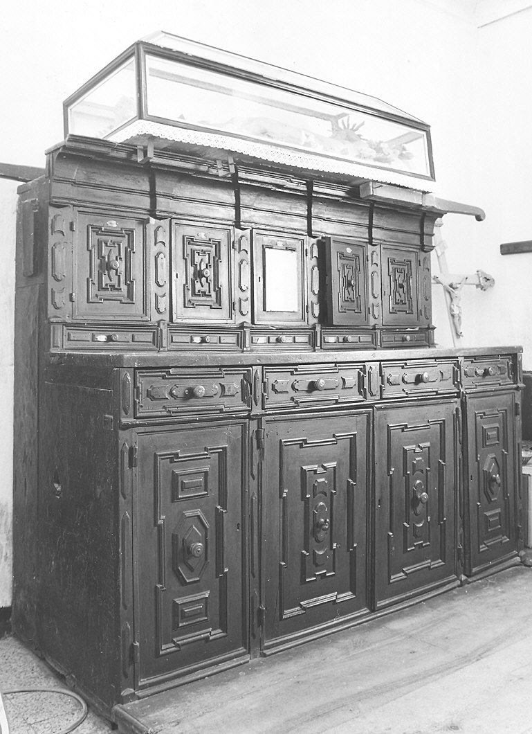 mobile a due corpi - bottega piacentina (prima metà sec. XVIII)