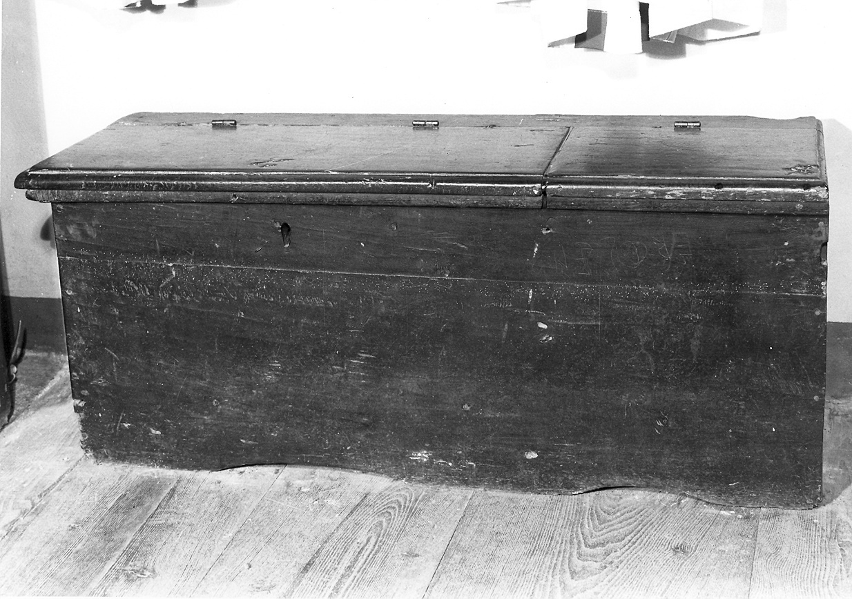 cassapanca - bottega piacentina (fine sec. XVIII)