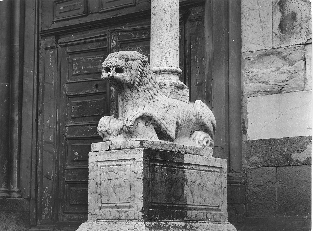 leone (scultura, coppia) - ambito piacentino (fine/inizio secc. XIX/ XX)