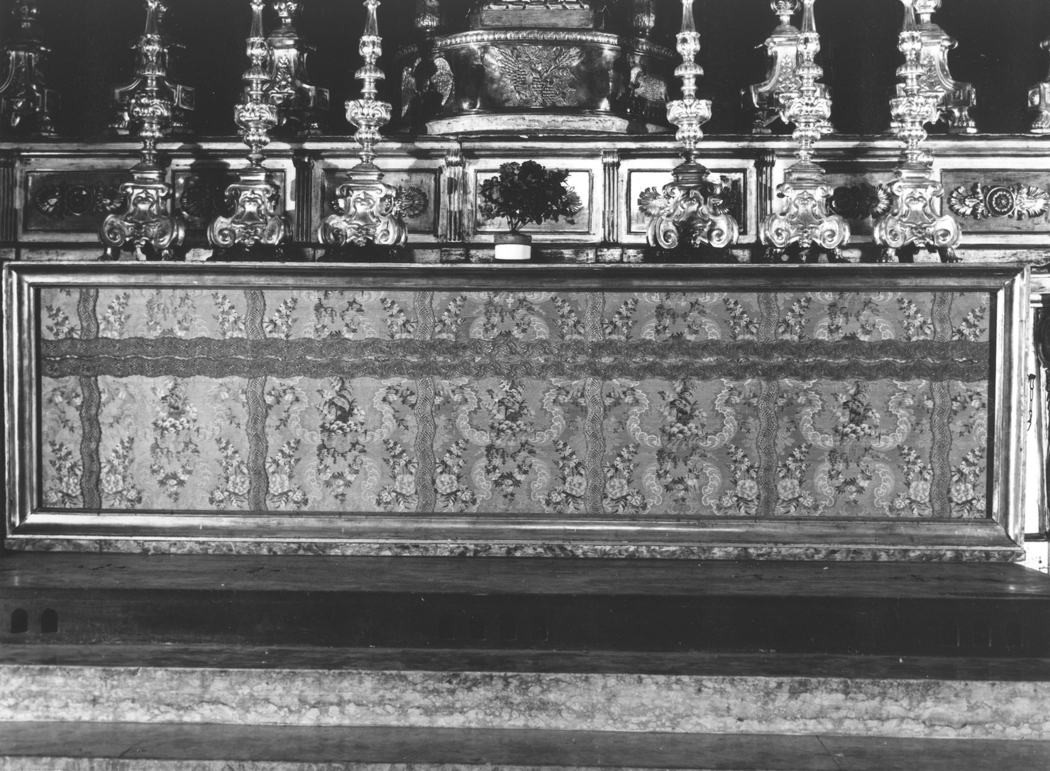 paliotto - a pannello piano - manifattura lionese (metà sec. XVIII)