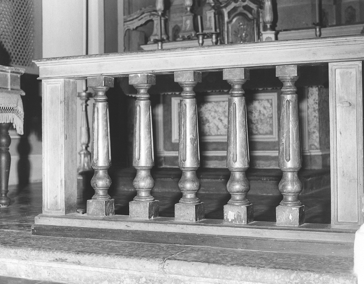 balaustrata di altare, coppia - bottega piacentina (prima metà sec. XIX)