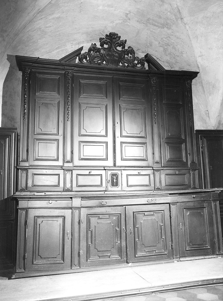 armadio da sacrestia - bottega piacentina (sec. XVII)