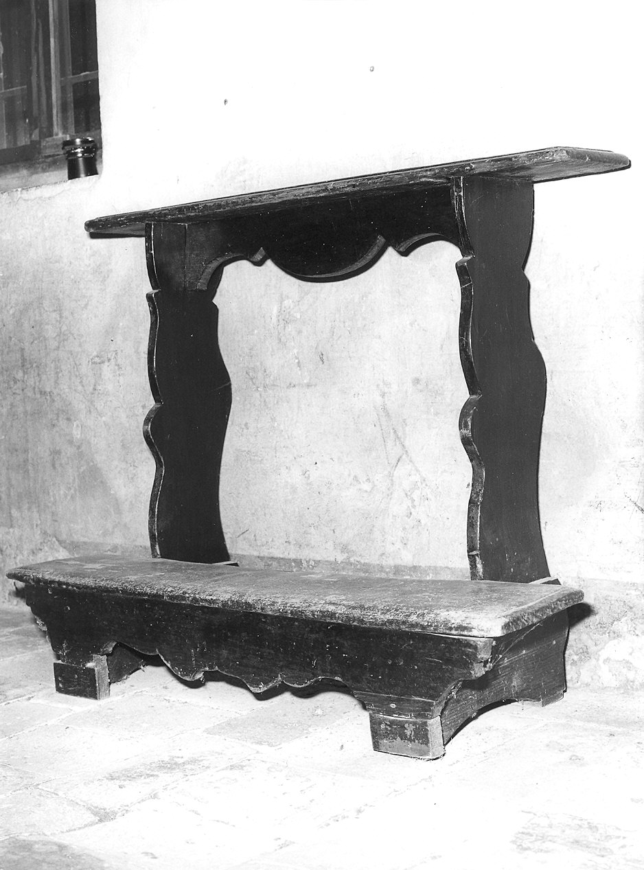 inginocchiatoio - a montanti sagomati - bottega piacentina (fine/inizio secc. XVII/ XVIII)
