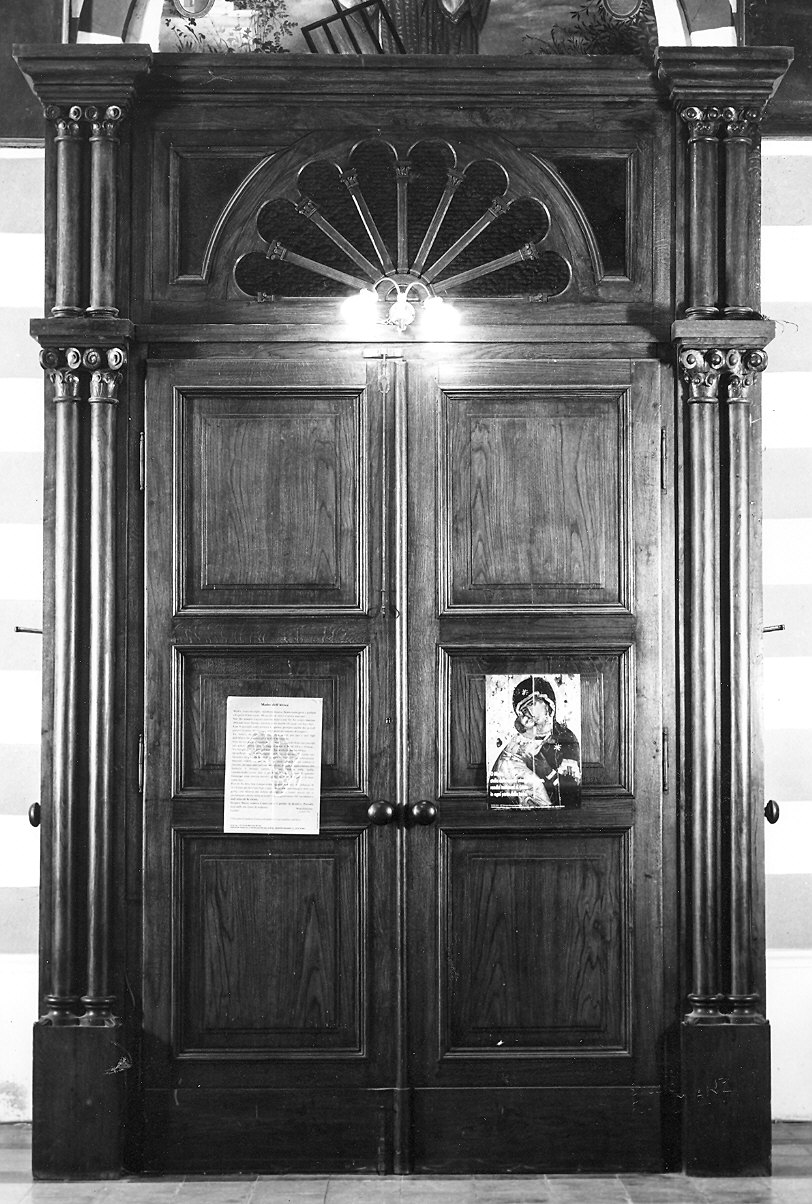 bussola d'ingresso di Lazzarini Mario, Pasquali (secondo quarto sec. XX)