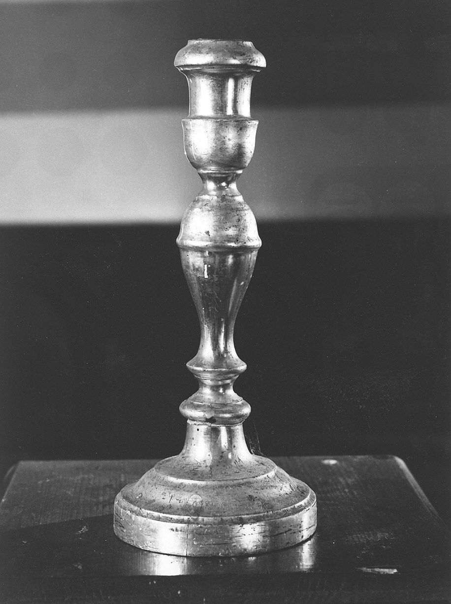 candeliere d'altare, coppia - bottega piacentina (sec. XIX)