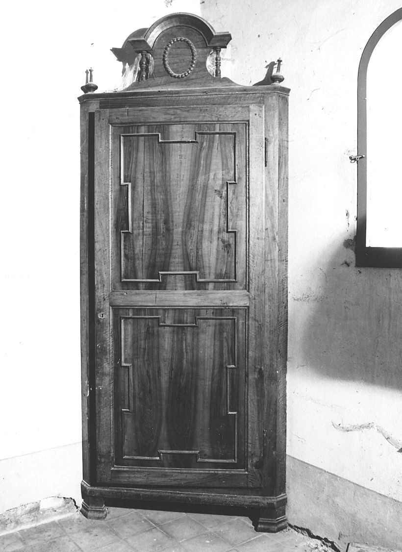 angoliera - a due corpi - bottega piacentina (fine sec. XIX)