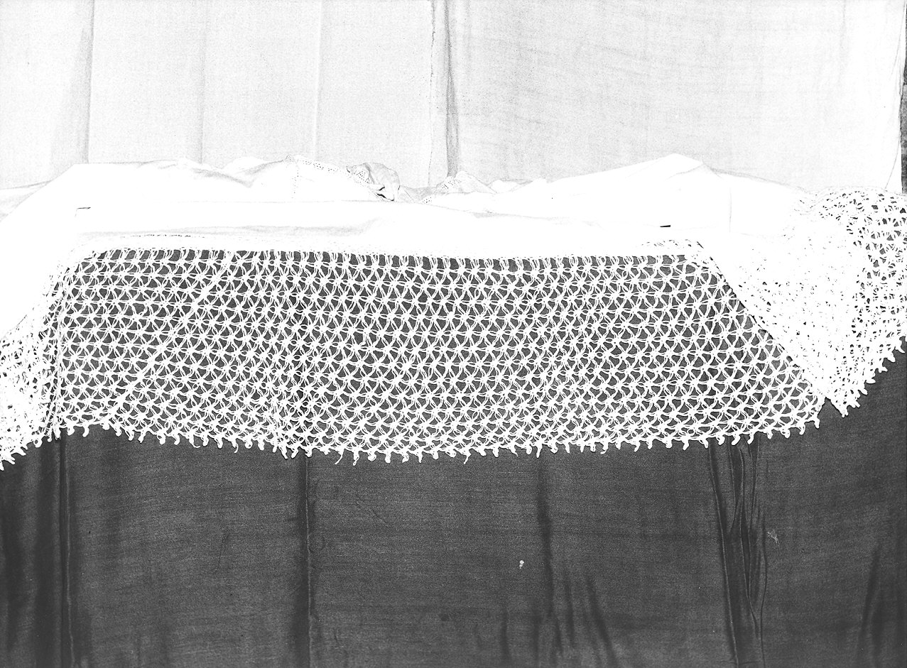 tovaglia d'altare - manifattura piacentina (prima metà sec. XX)