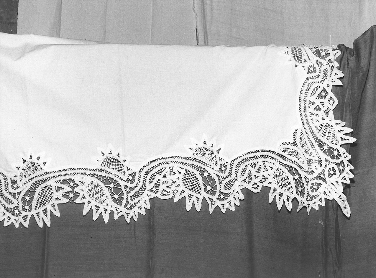 servizio d'altare, insieme - manifattura piacentina (prima metà sec. XX)