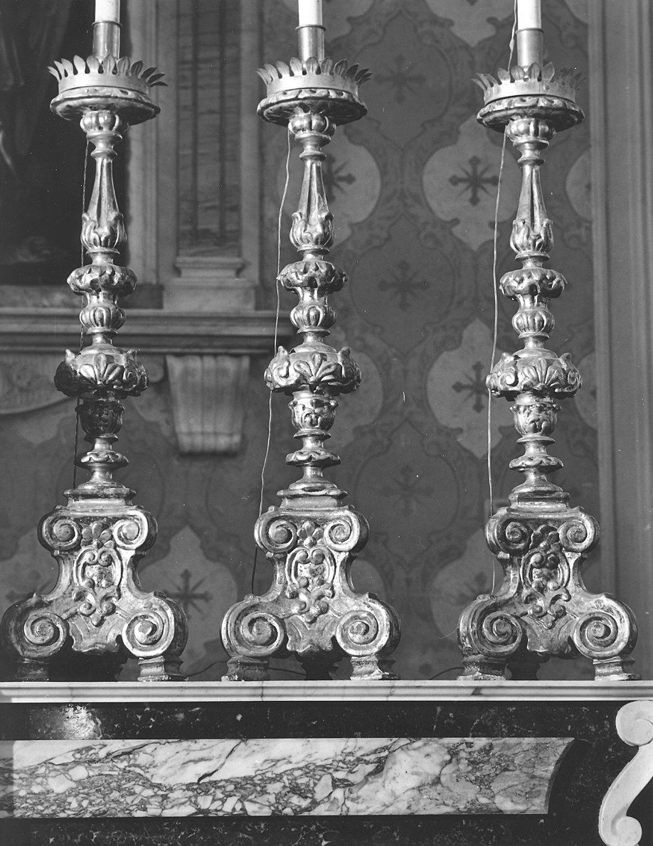 candeliere d'altare, serie - bottega piacentina (sec. XVIII)