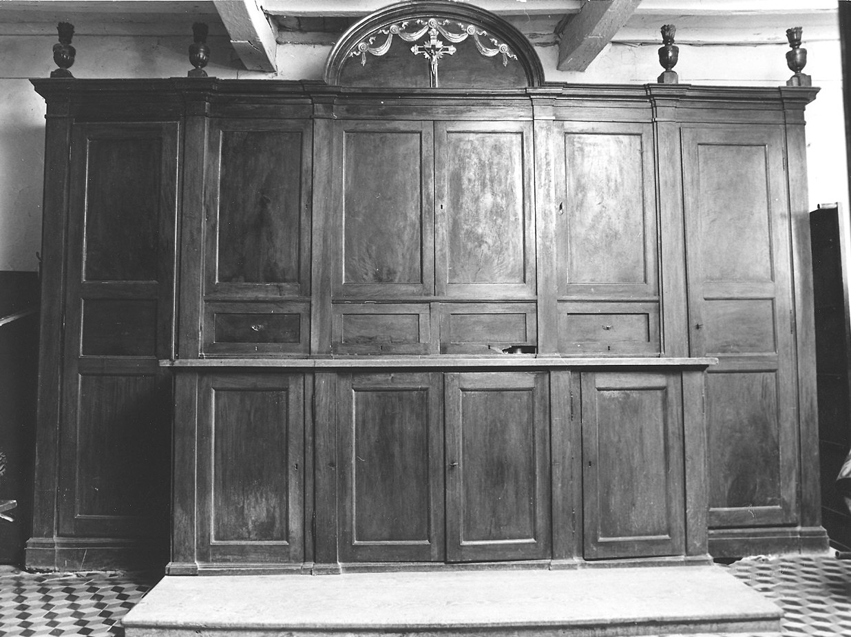 mobile da sacrestia con alzata - bottega piacentina (fine sec. XVIII)