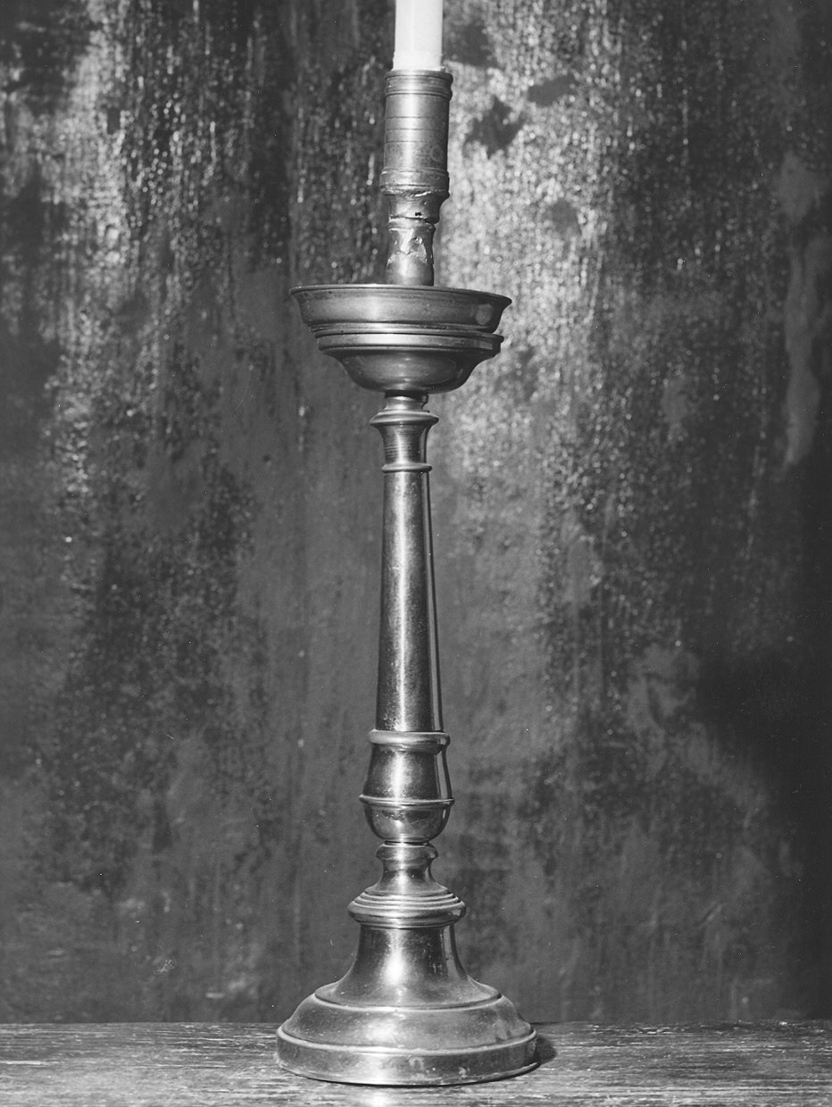 candeliere d'altare, serie - produzione emiliana (prima metà sec. XX)