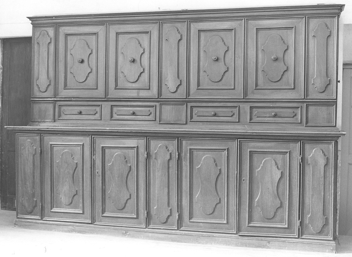 armadio da sacrestia - bottega emiliana (prima metà sec. XVIII)