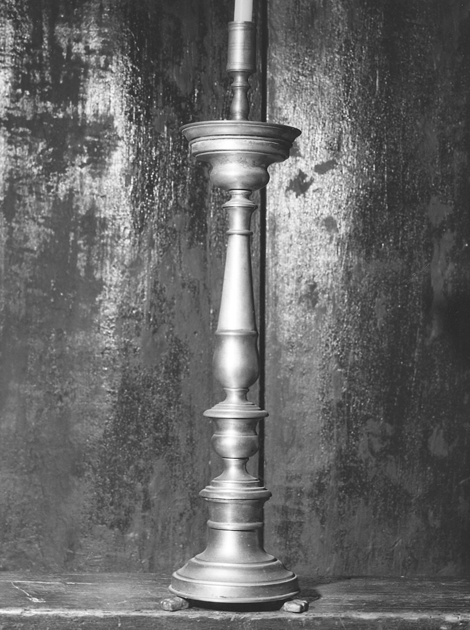 candelabro, coppia - produzione emiliana (inizio sec. XX)