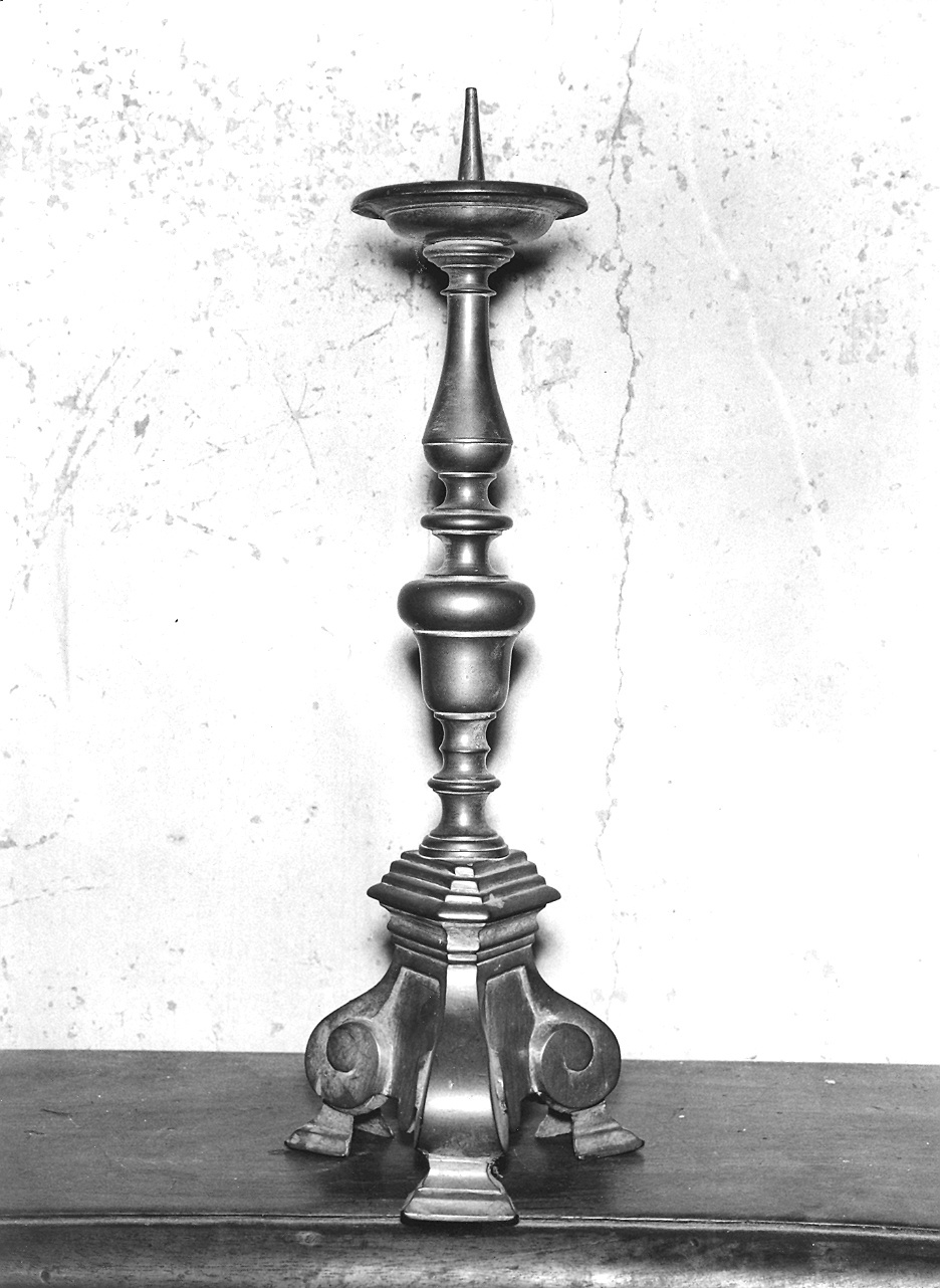 candeliere d'altare, serie - bottega piacentina (fine sec. XIX)