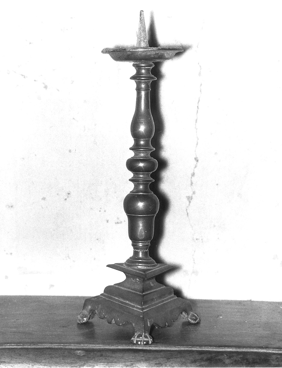 candeliere d'altare, serie - produzione emiliana (fine sec. XIX)